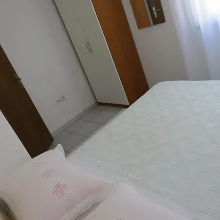 Apartment Lovric - 30 Meters To The Beach Trogir